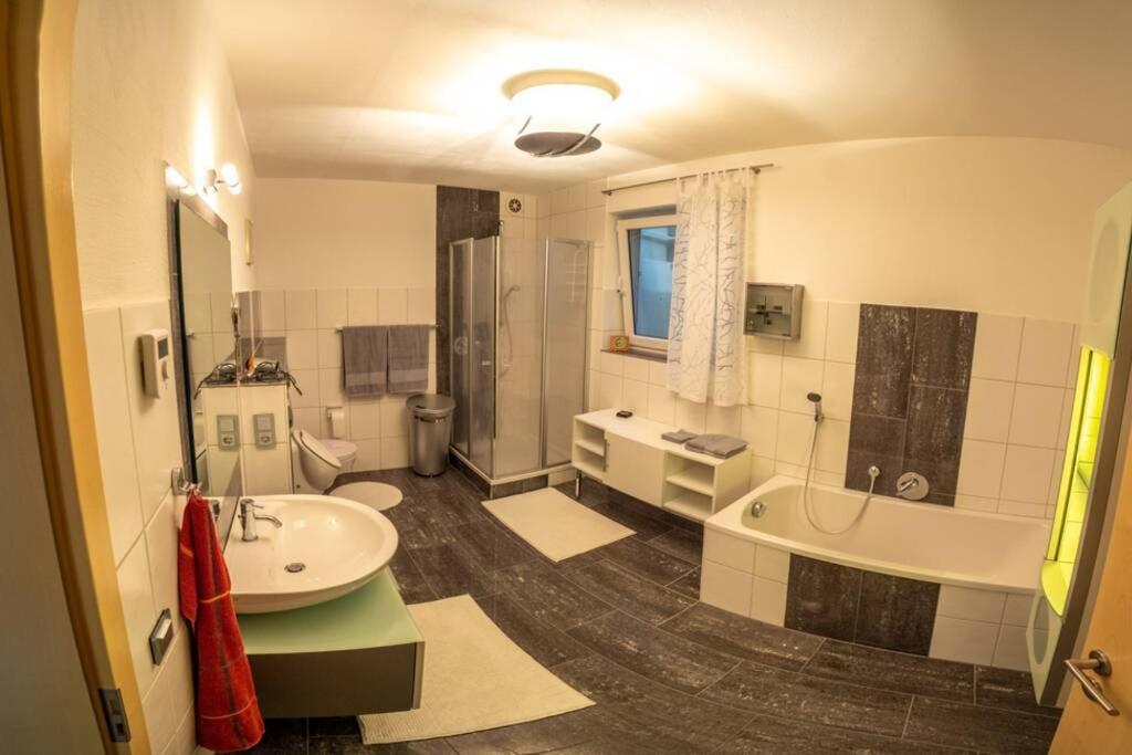 Wohnung Mit Talblick, Ladestation E-Auto Siegen Kültér fotó