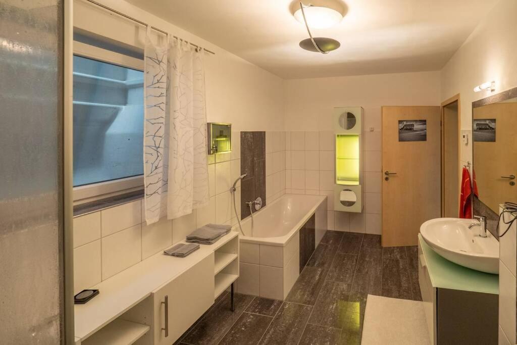 Wohnung Mit Talblick, Ladestation E-Auto Siegen Kültér fotó